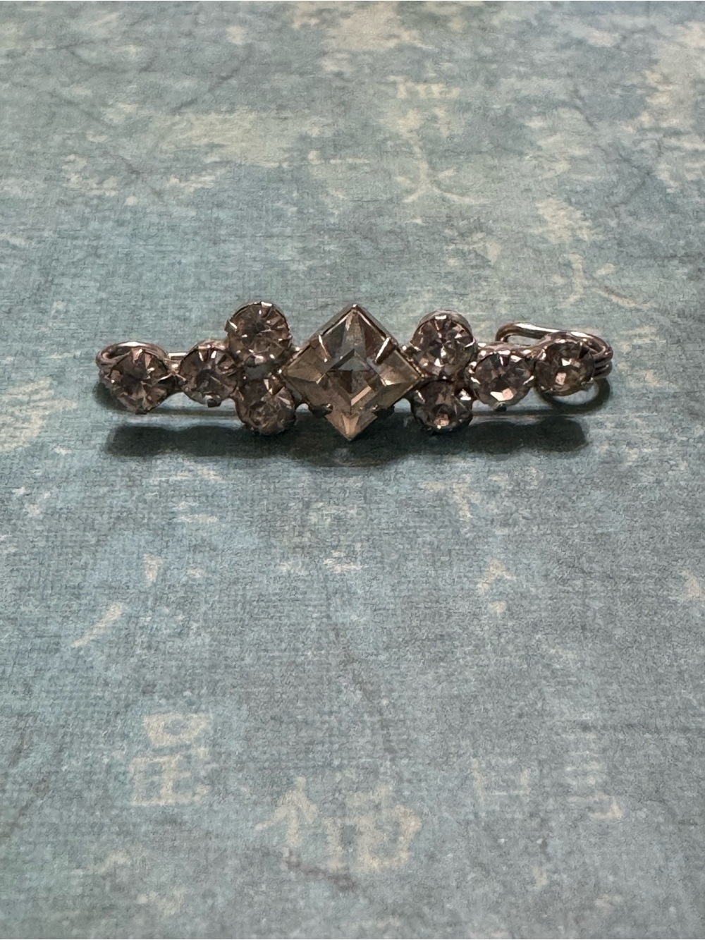 VINTAGE RHINESTONES BROOCH PIN